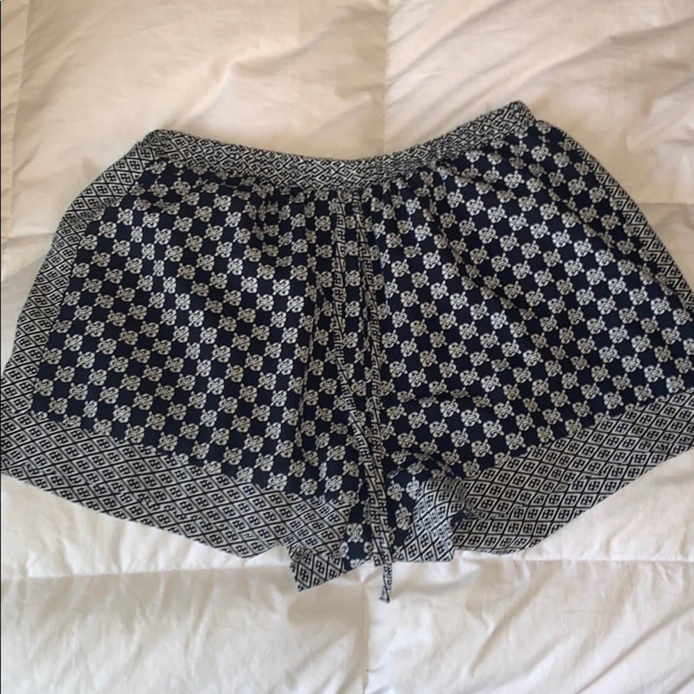 Loose shorts